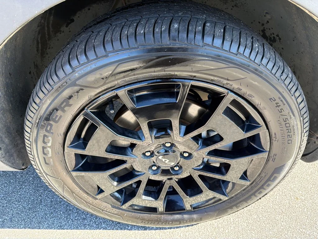 Used 2022 Silver Kia SX image 12