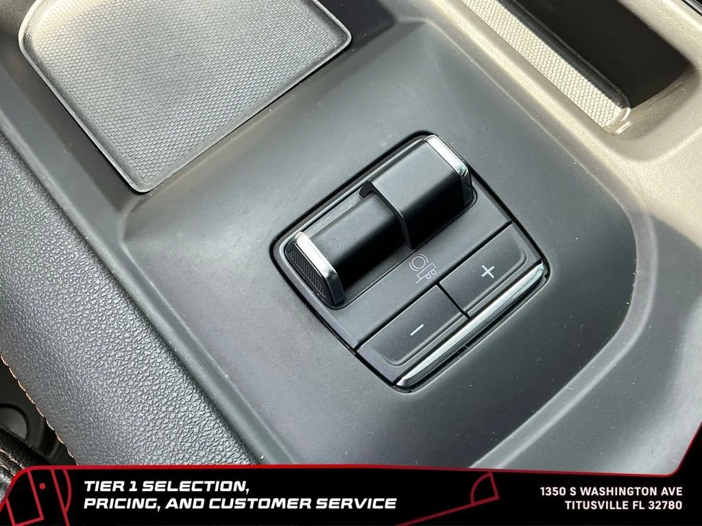 Used 2024 Sterling Metallic GMC AT4 image 37