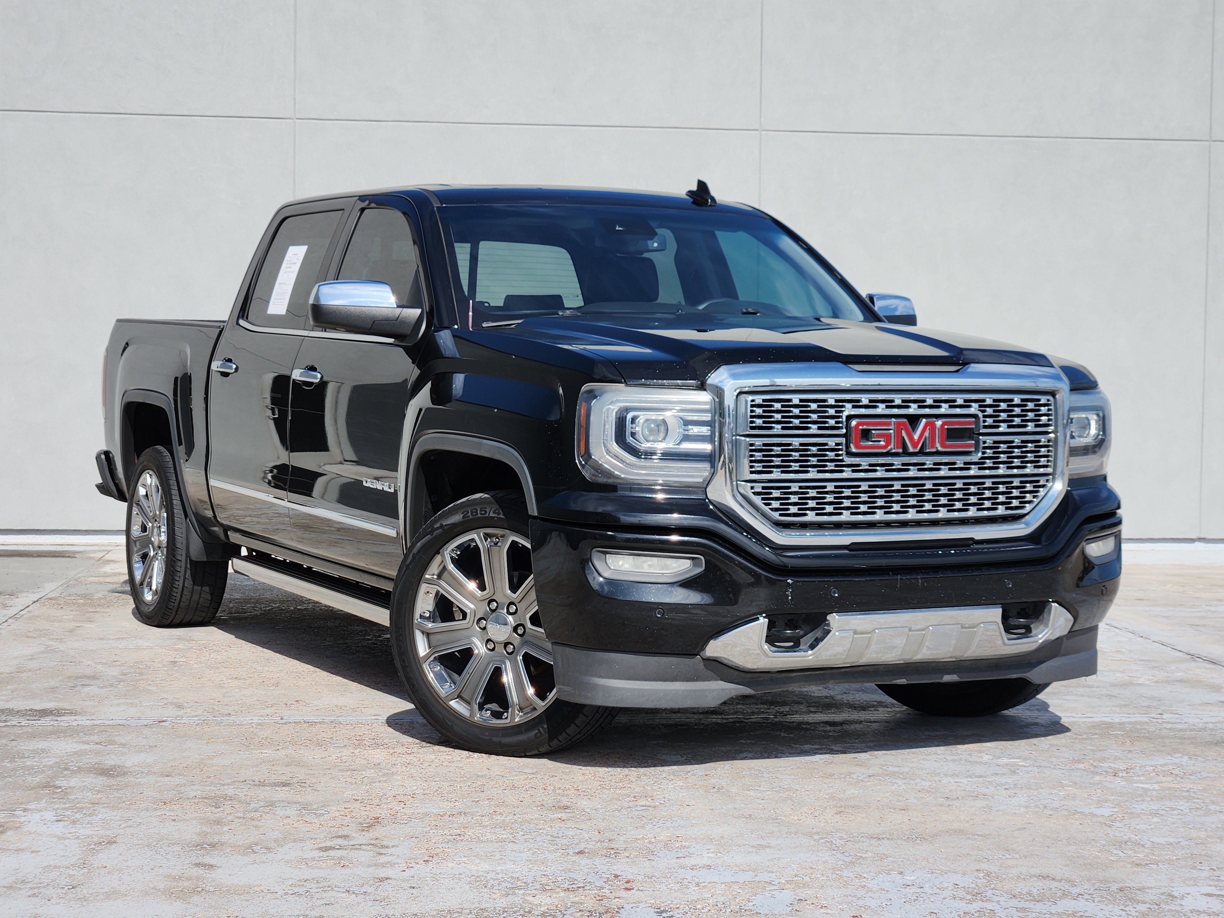 2017 GMC Sierra 4WD Crew Cab Short Box's photo