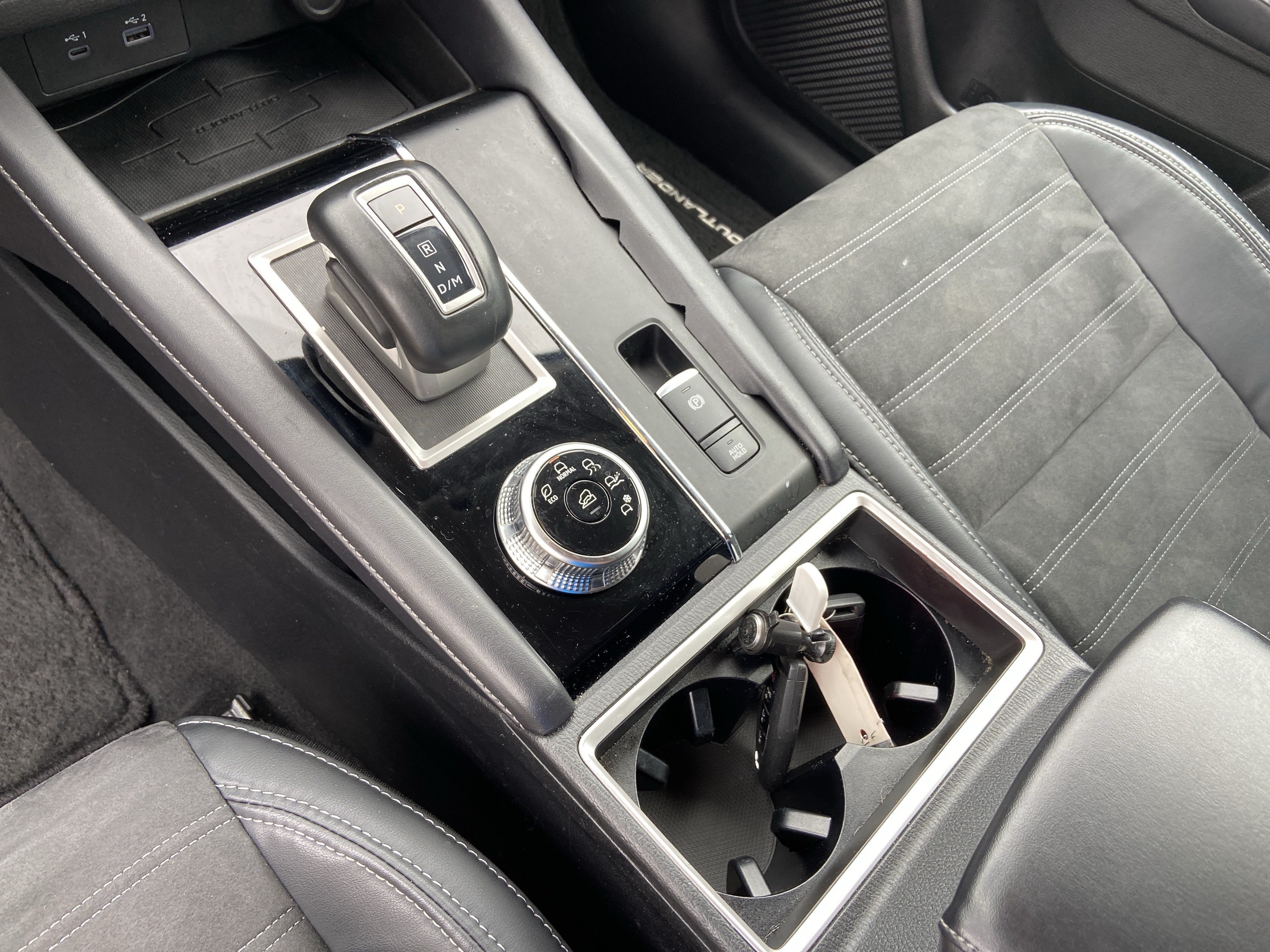 Used 2023 Cosmic Blue Metallic Mitsubishi SE image 43