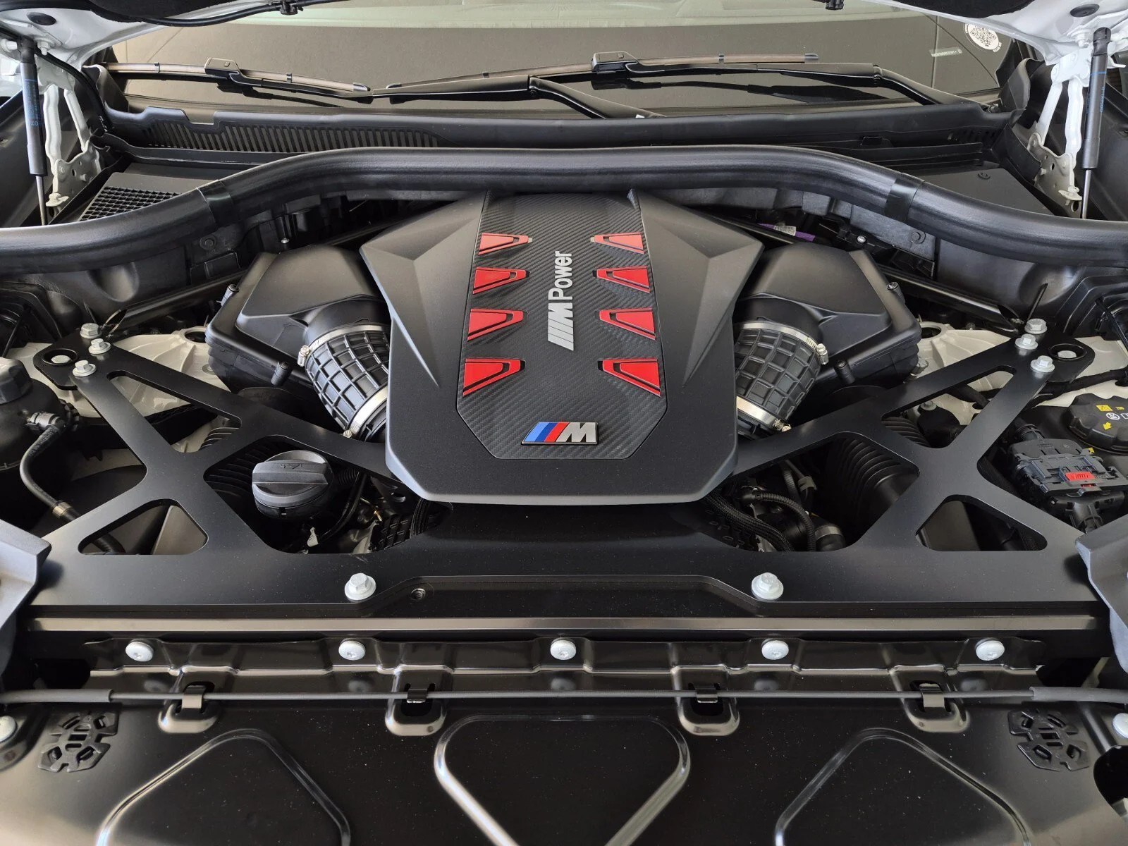 New 2027 Alpine White BMW Competition image 9