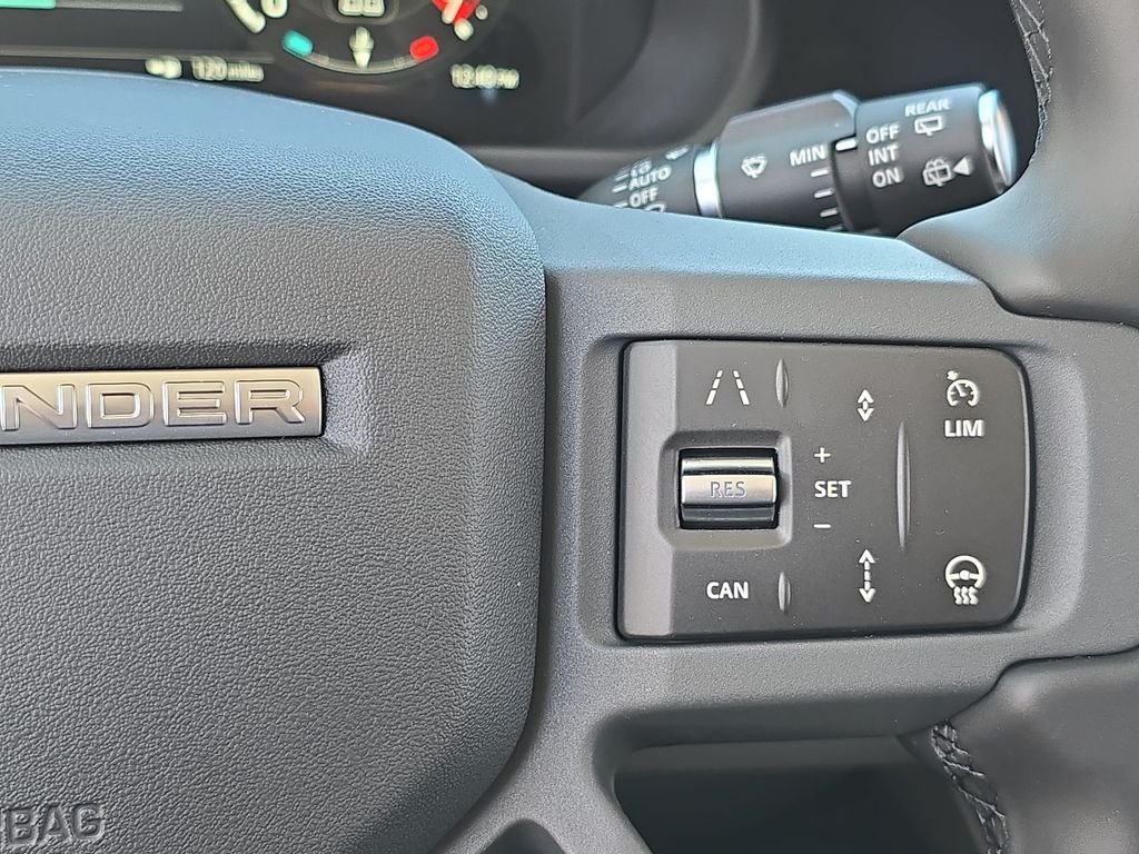New 2026 Carpathian Grey Land Rover X-Dynamic SE image 19