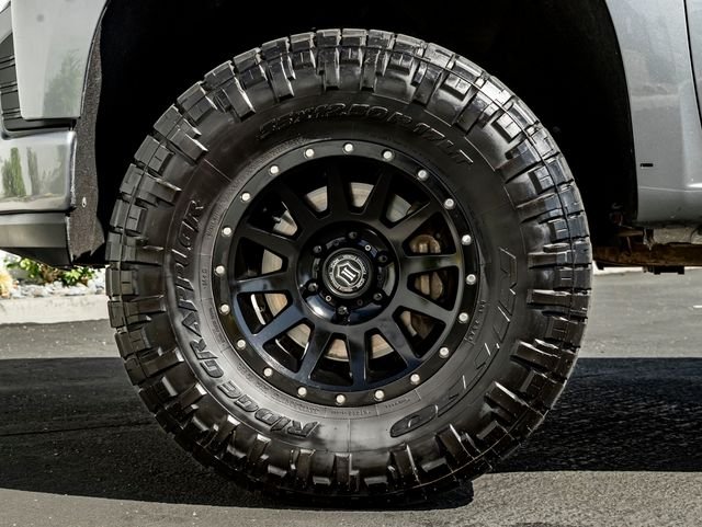 Used 2021 Satin Steel Metallic Chevrolet Custom image 12