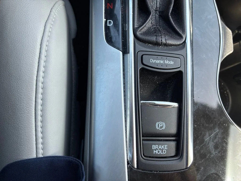 Used 2018  Acura 2.4L image 16