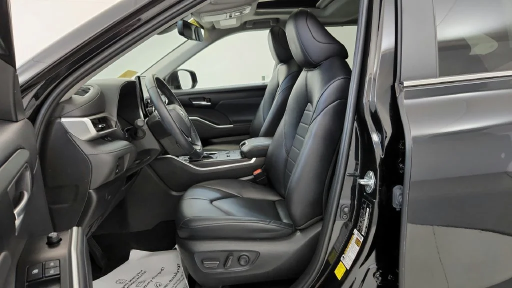 Used 2023 Black Toyota XLE image 25