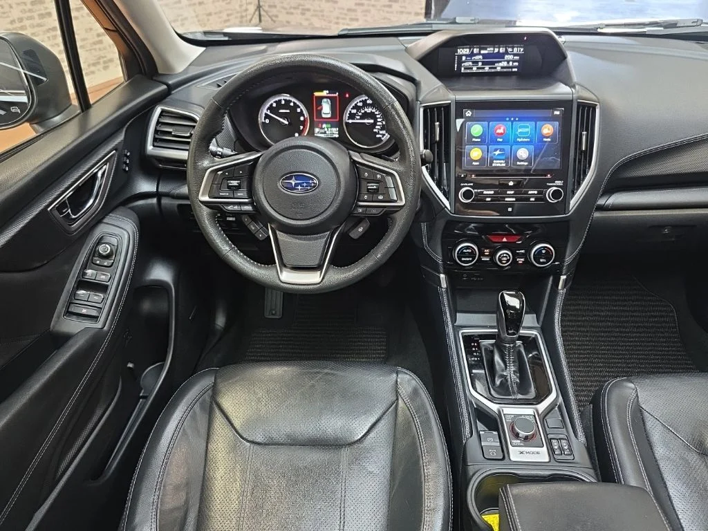 Used 2021 Crystal Black Silica Subaru Touring image 16