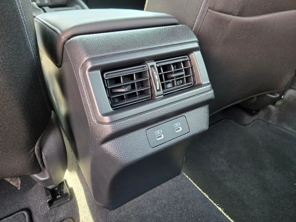 Used 2025  Honda Sport image 16