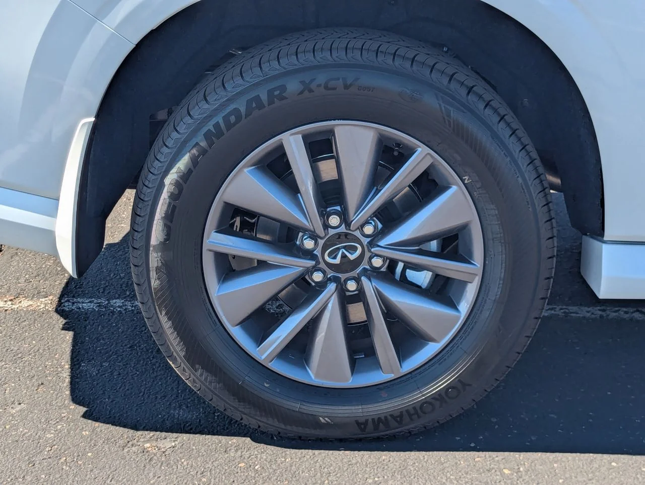 New 2026 RADIANT WHITE INFINITI Pure 4WD image 9