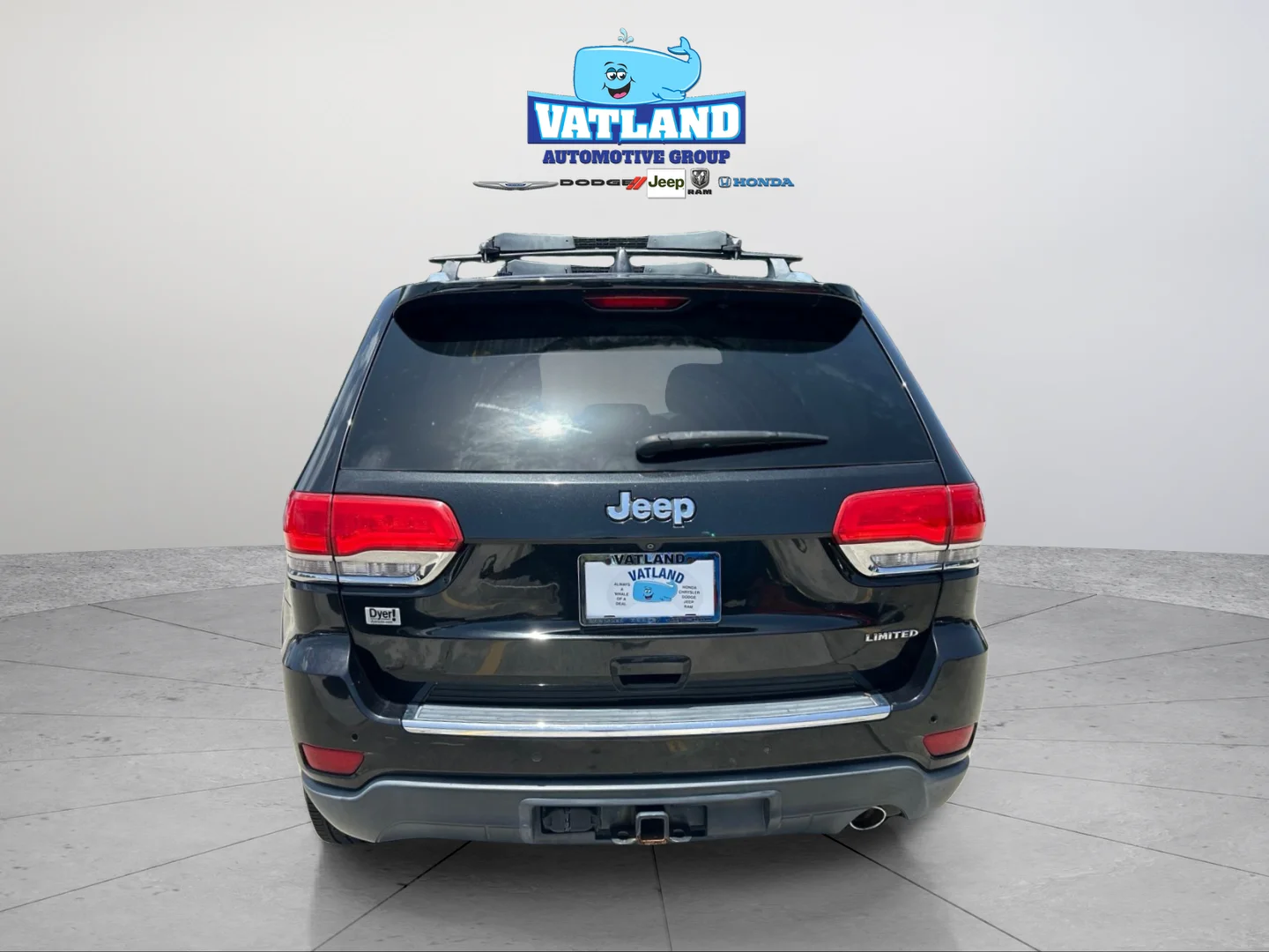 Used 2015 Brilliant Black Crystal Pearlcoat Jeep Limited image 4