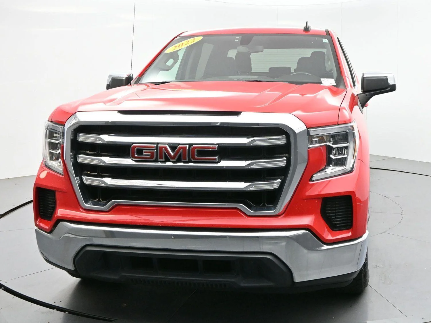 Used 2022 Cardinal Red GMC SLE image 2