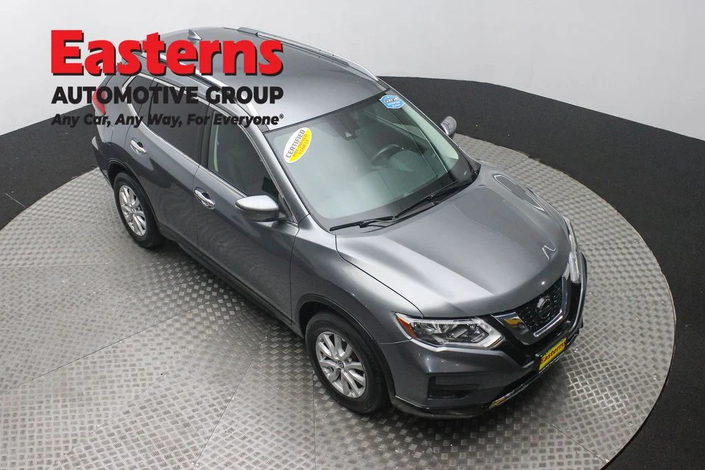 Used 2019 Gray Nissan SV image 3