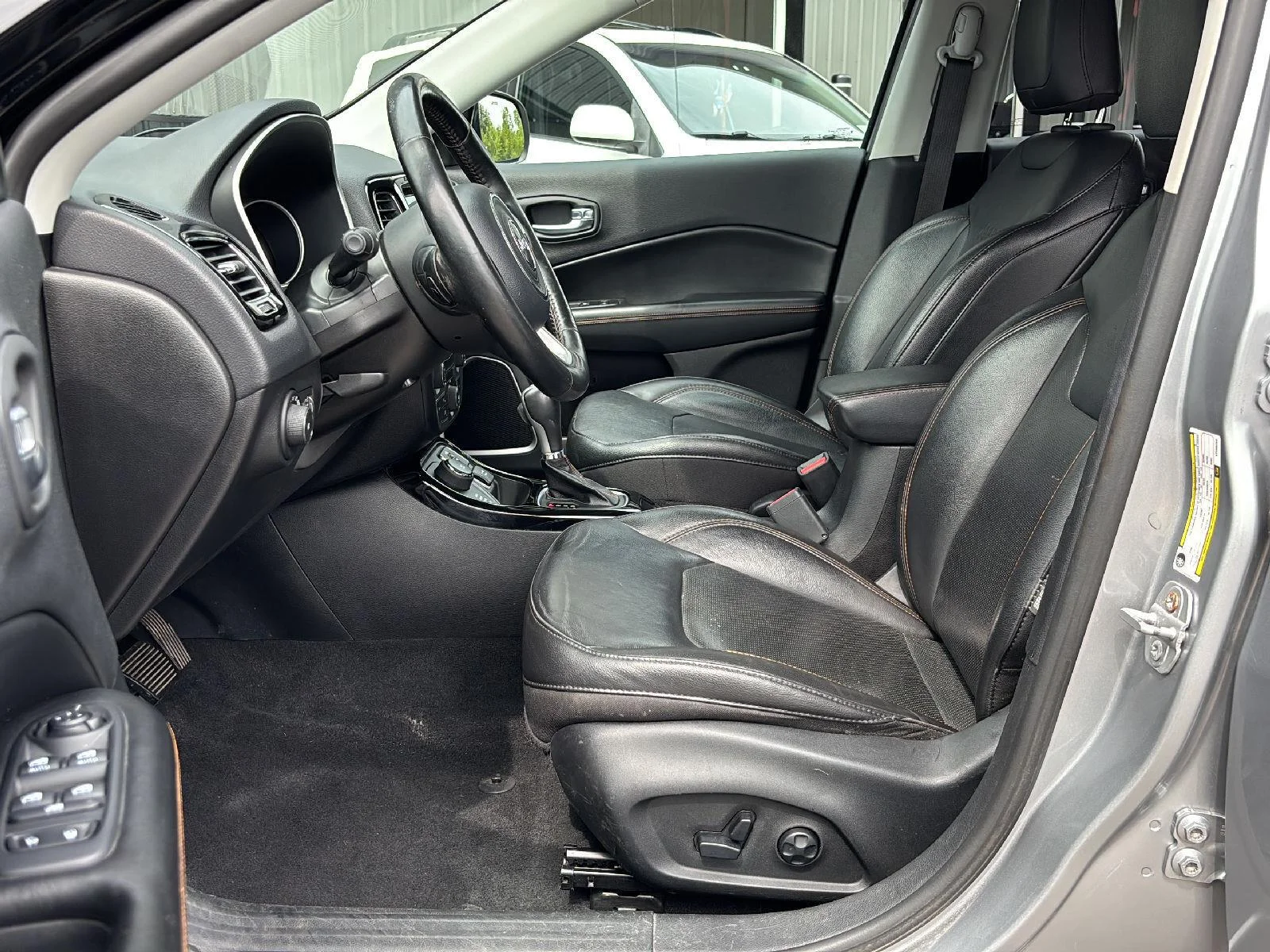 Used 2019 Gy Jeep Limited image 17