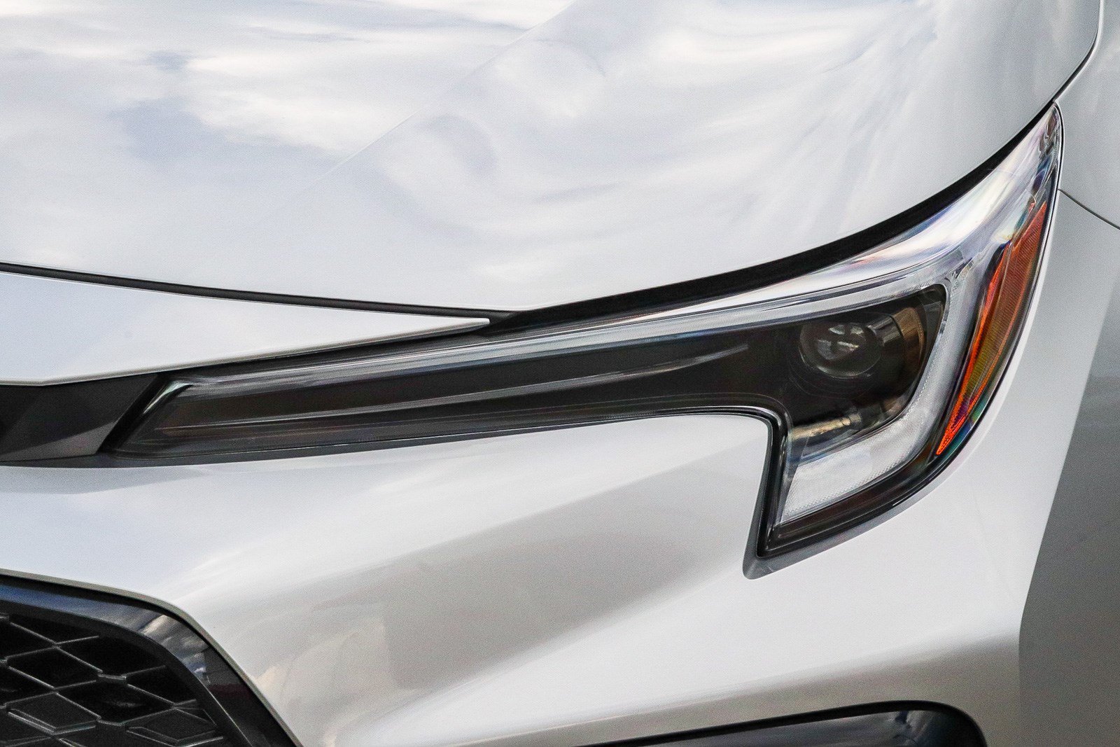 New 2027 Classic Silver Metallic Toyota  SE image 7