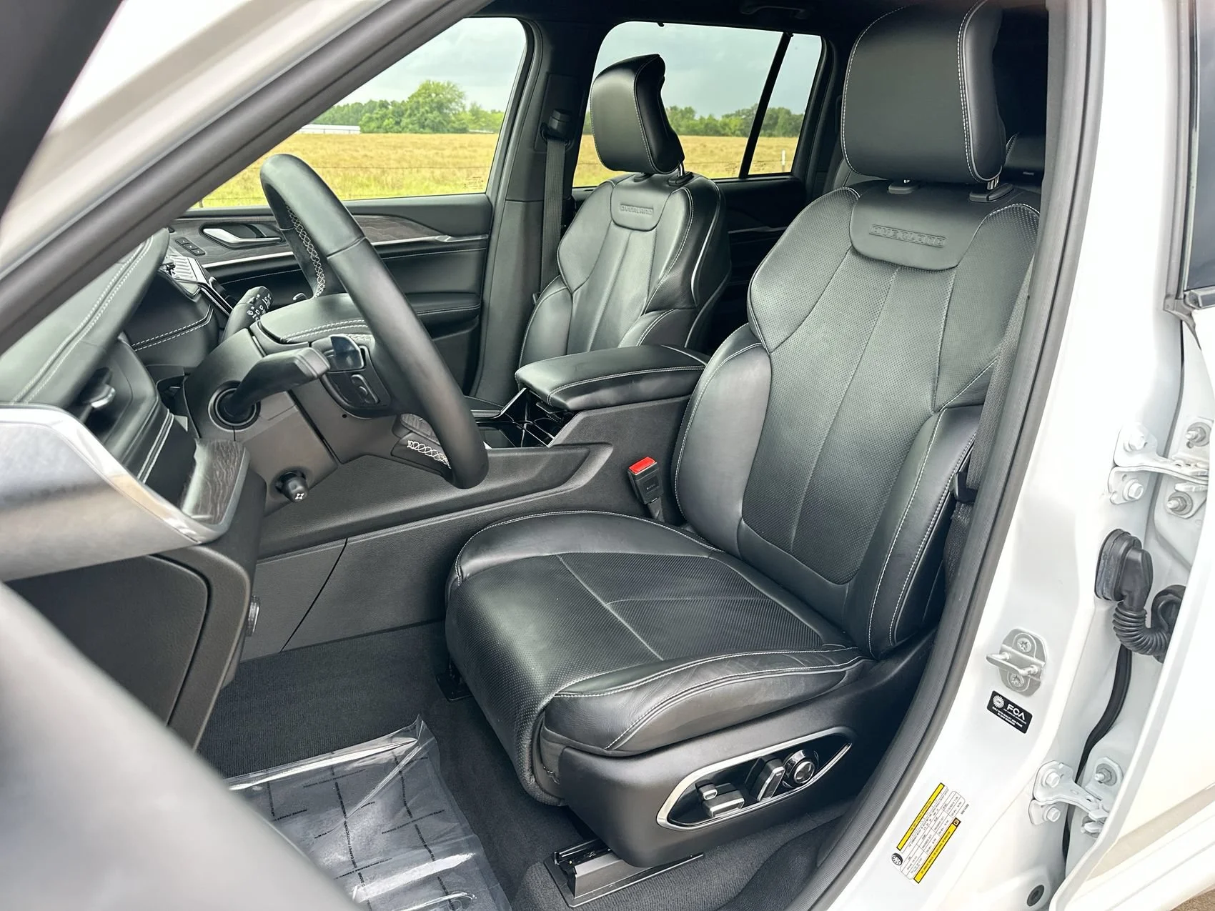Used 2022 Bright White Clearcoat Jeep Overland image 11