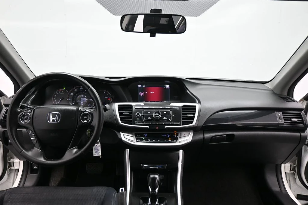 Used 2013  Honda Sport image 17