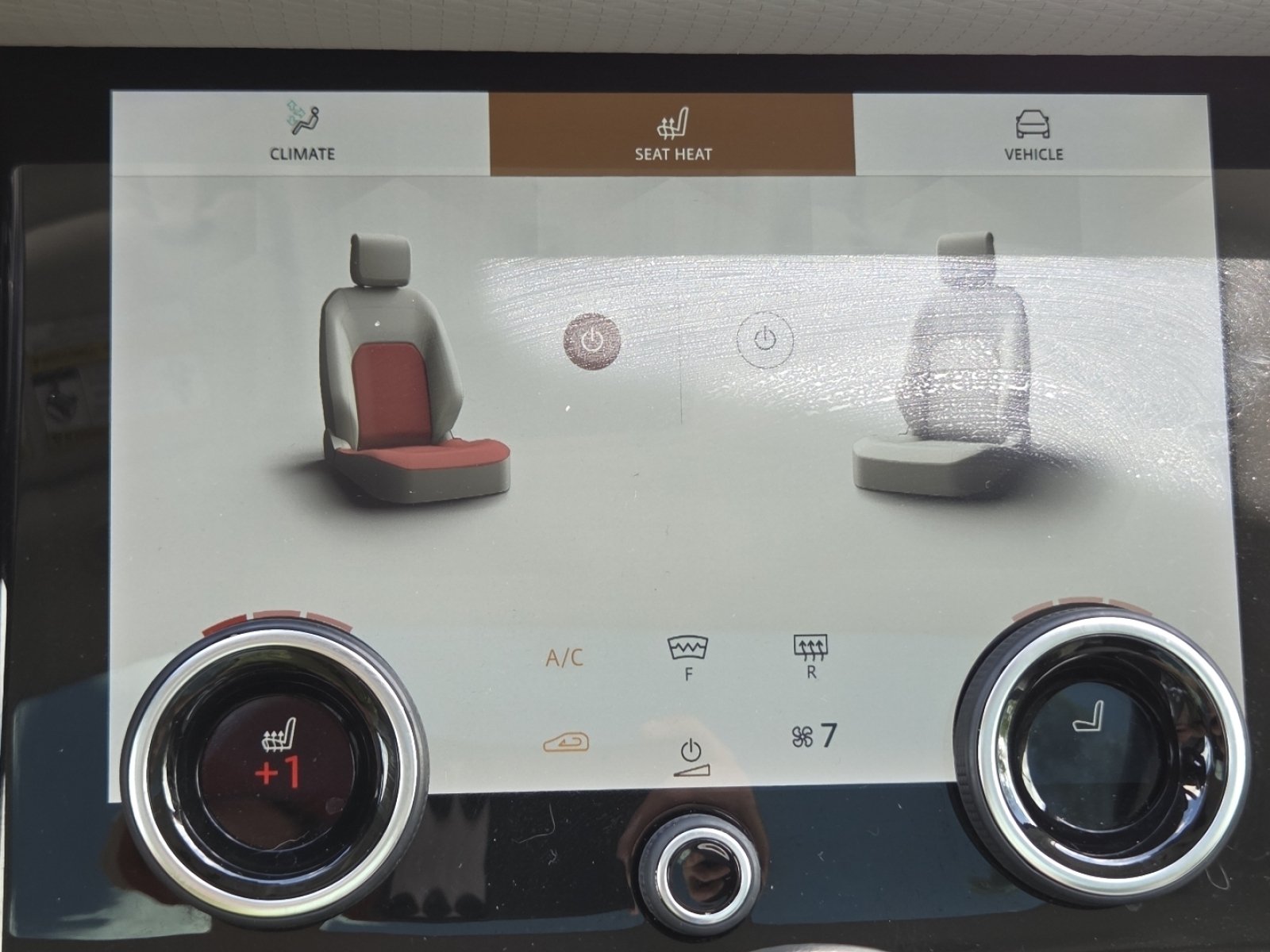 Used 2023 Fuji White Land Rover Dynamic image 6