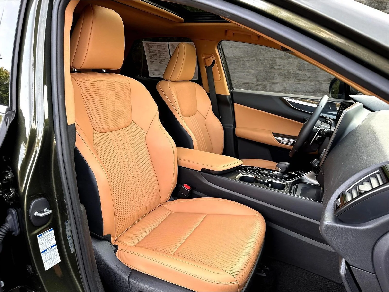 Used 2022 NORI GREEN PEARL Lexus  image 31