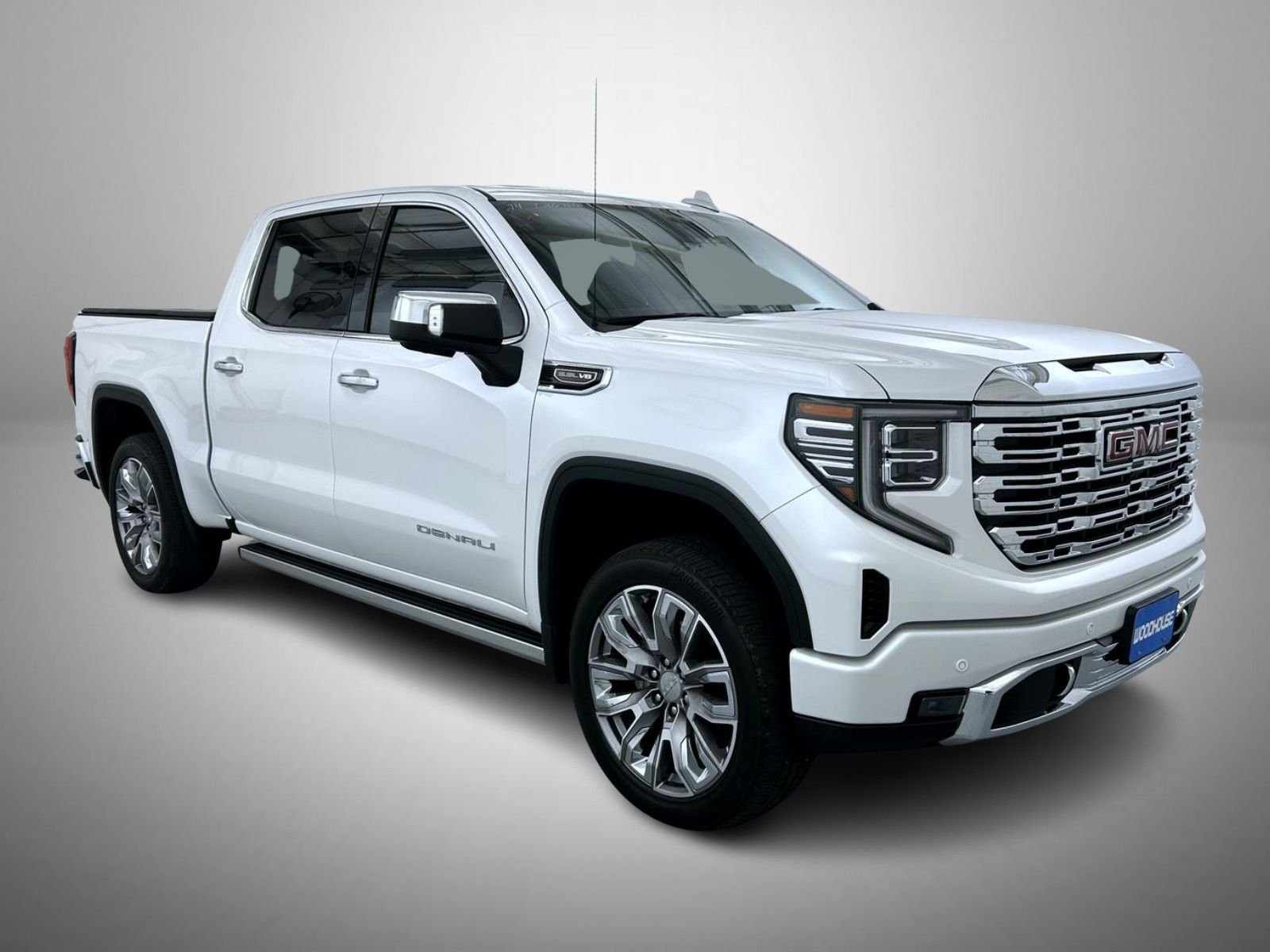 Used 2024 White GMC Denali image 3