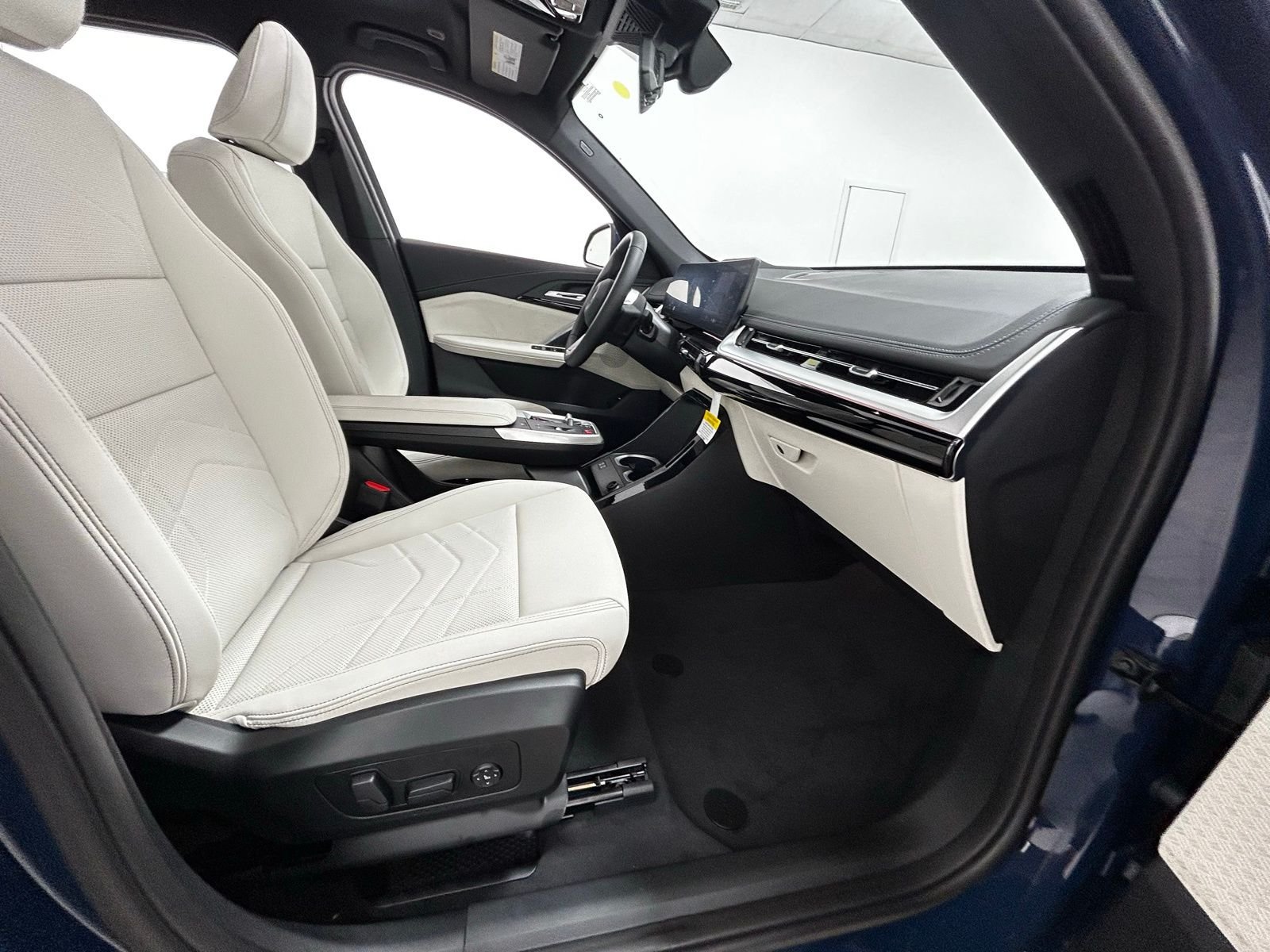 New 2026 Night Dusk Blue Metallic BMW xDrive28i image 39