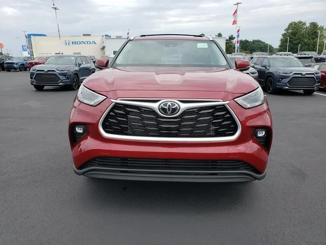 New 2026 Ruby Flare Pearl Toyota XLE image 2