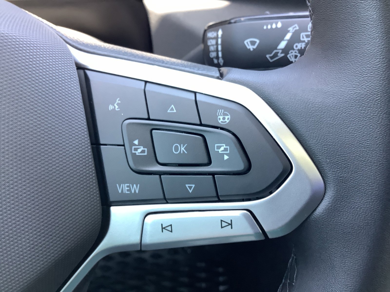 2026 Volkswagen Taos SE Black - Photo 25