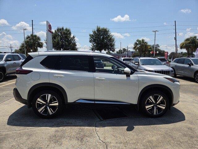 Used 2023 Pearl White Tricoat Nissan SL image 6