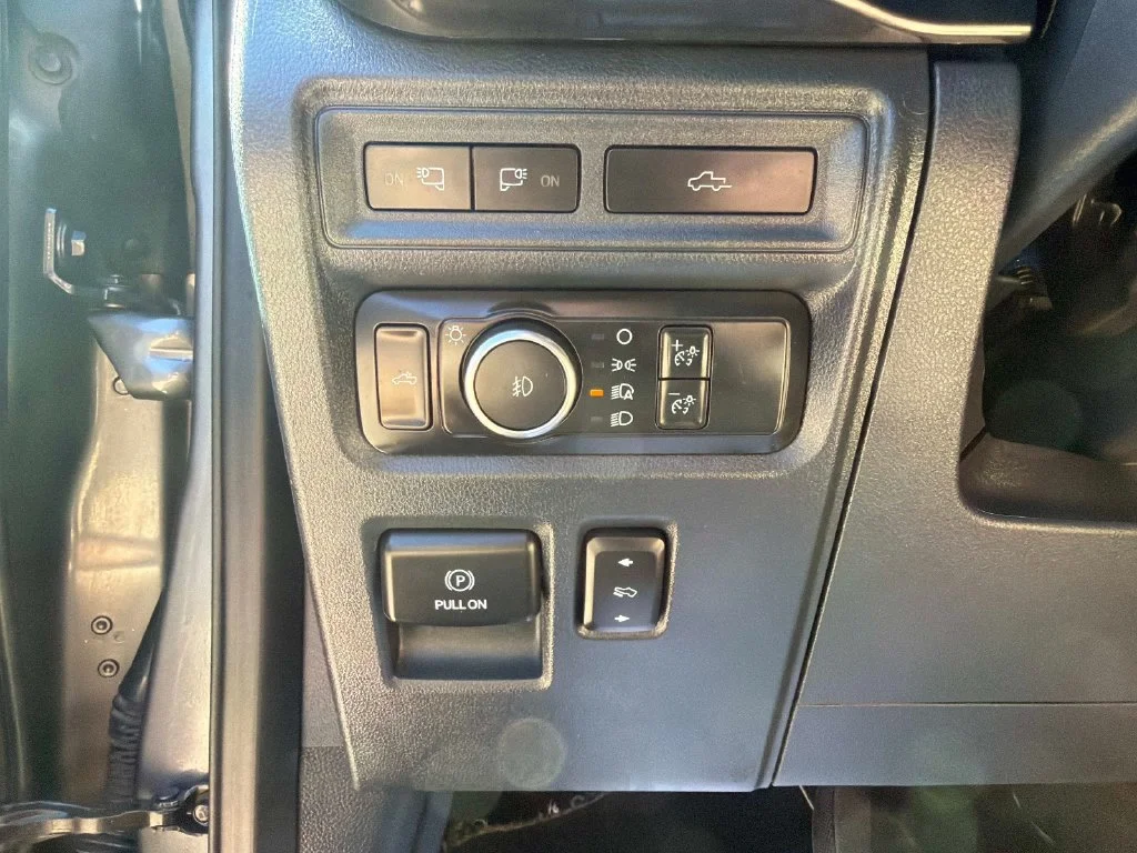 Used 2022 Gray Ford XLT image 32