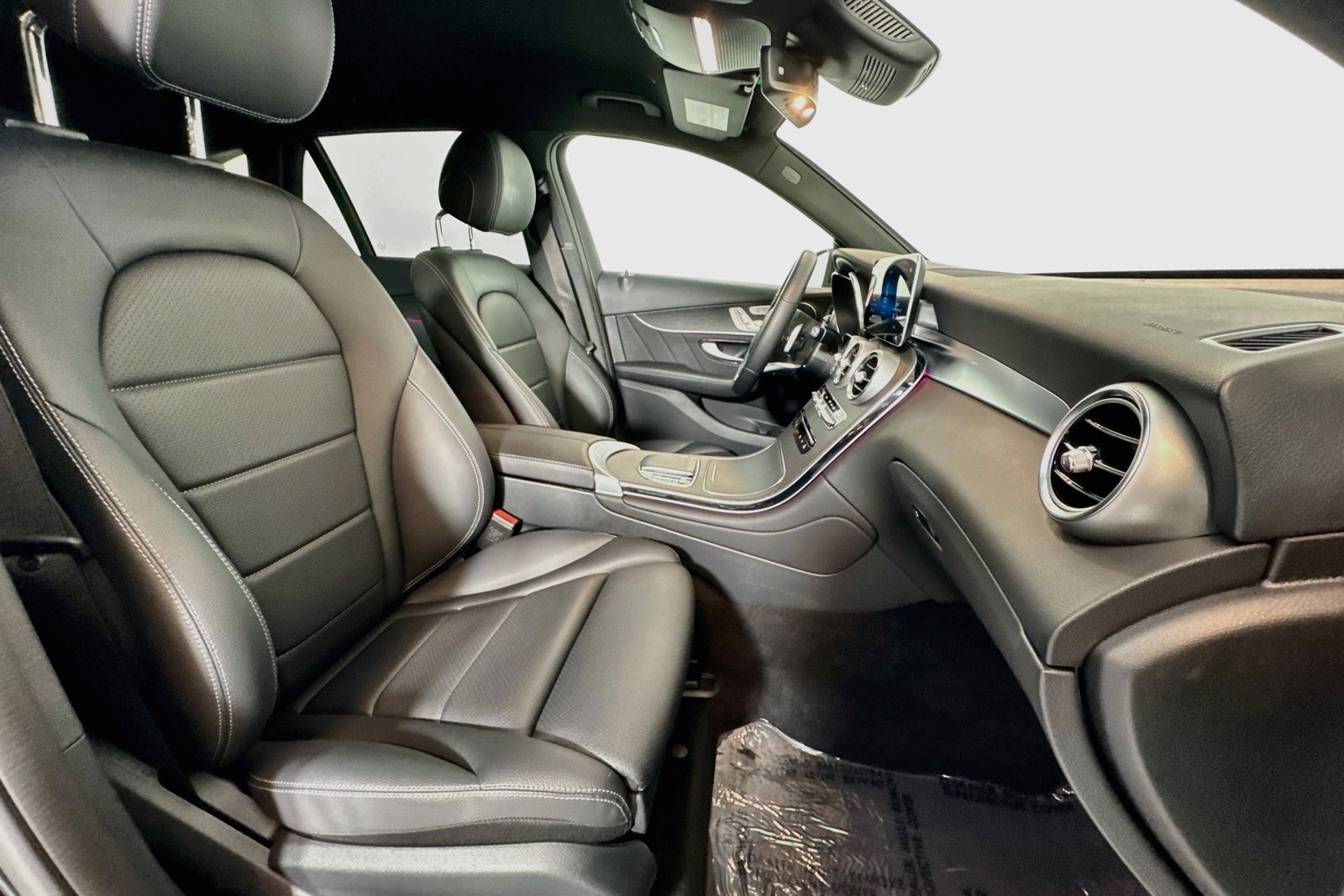 Certified Used 2022 Black Mercedes-Benz GLC 300 image 25