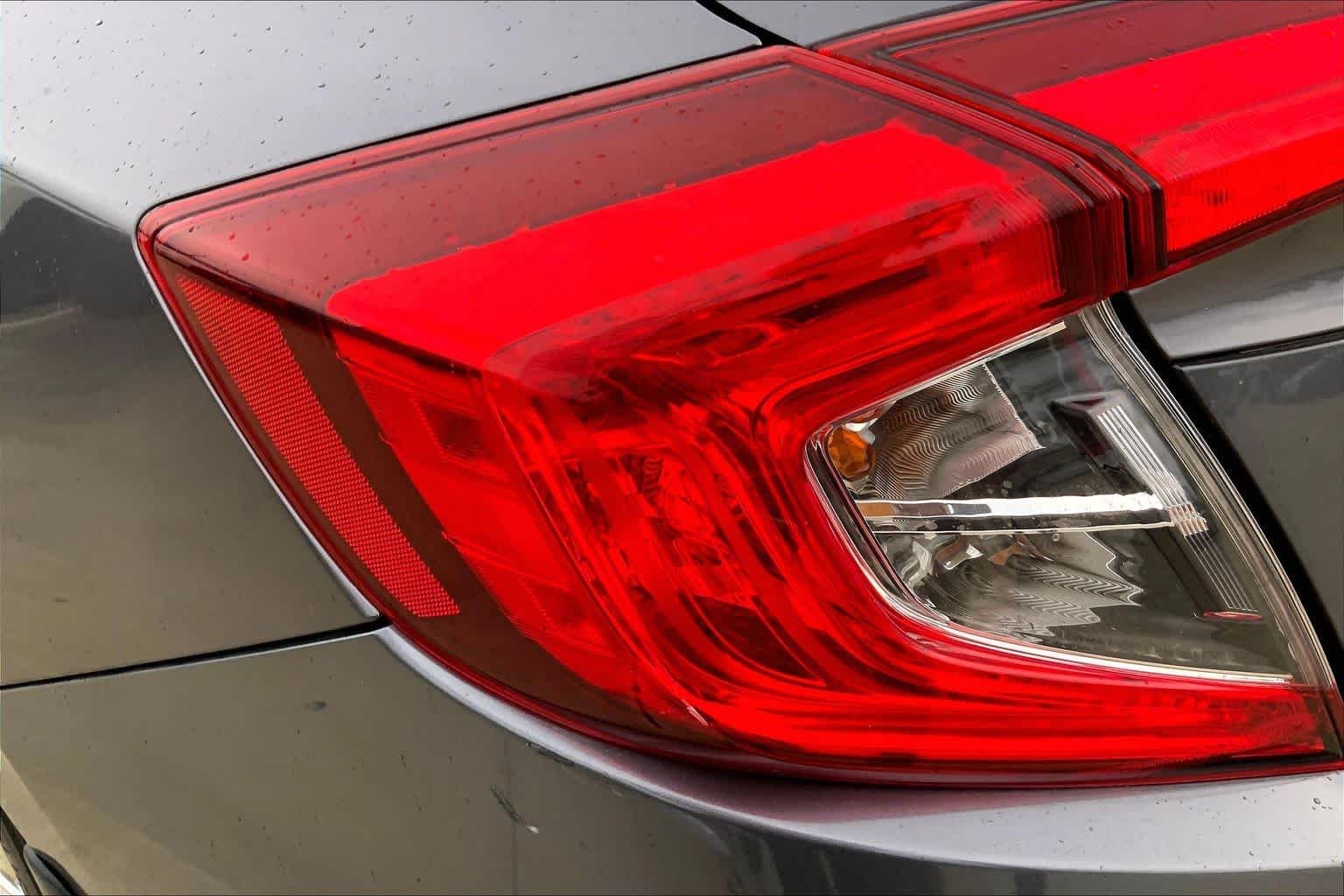 Used 2016  Honda LX image 28
