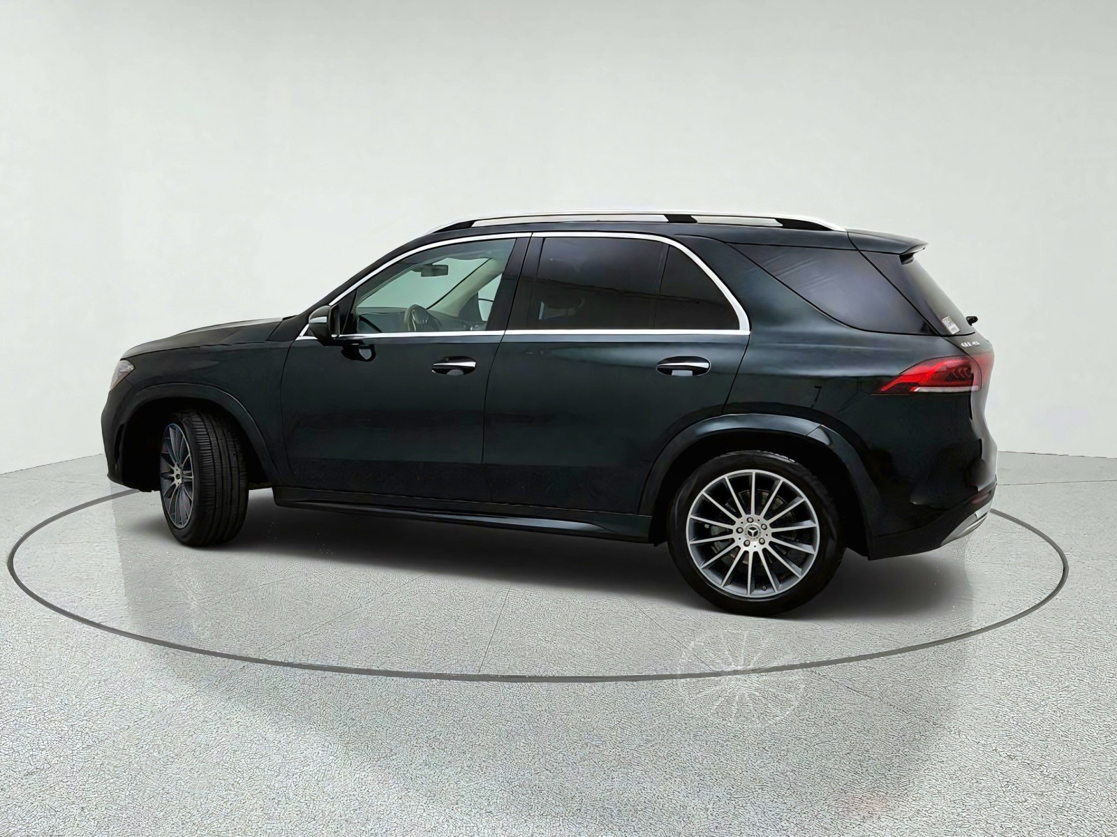 Certified Used 2023 Emerald Green Metallic Mercedes-Benz GLE 450 image 13