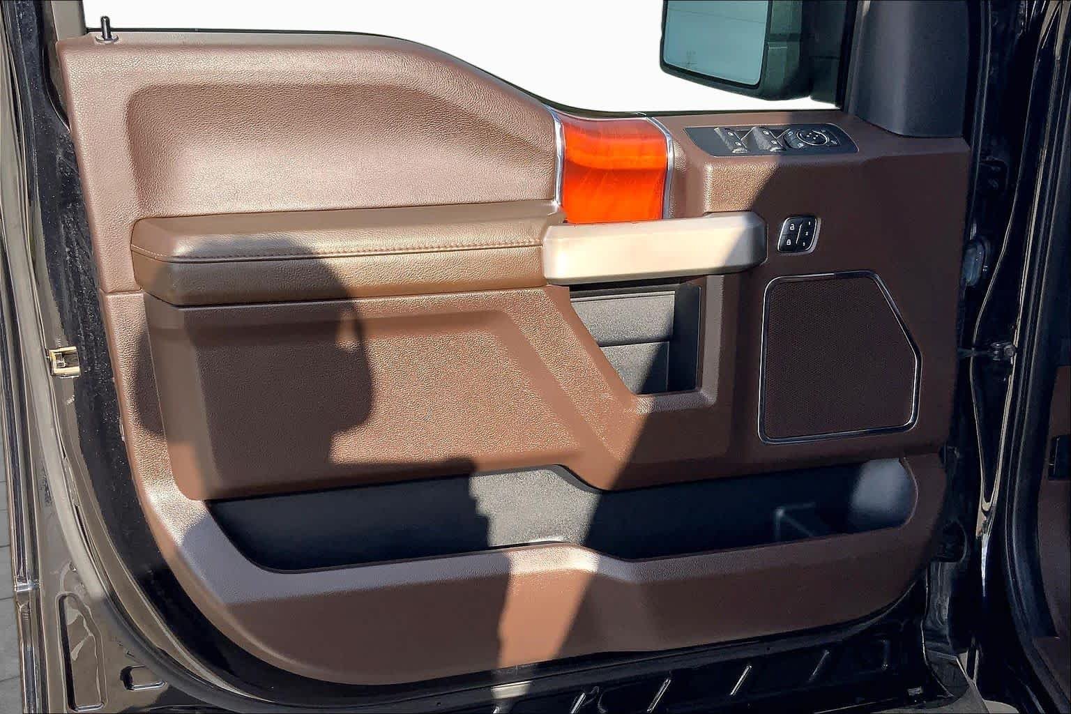 Used 2019 Agate Black Metallic Ford King Ranch image 22