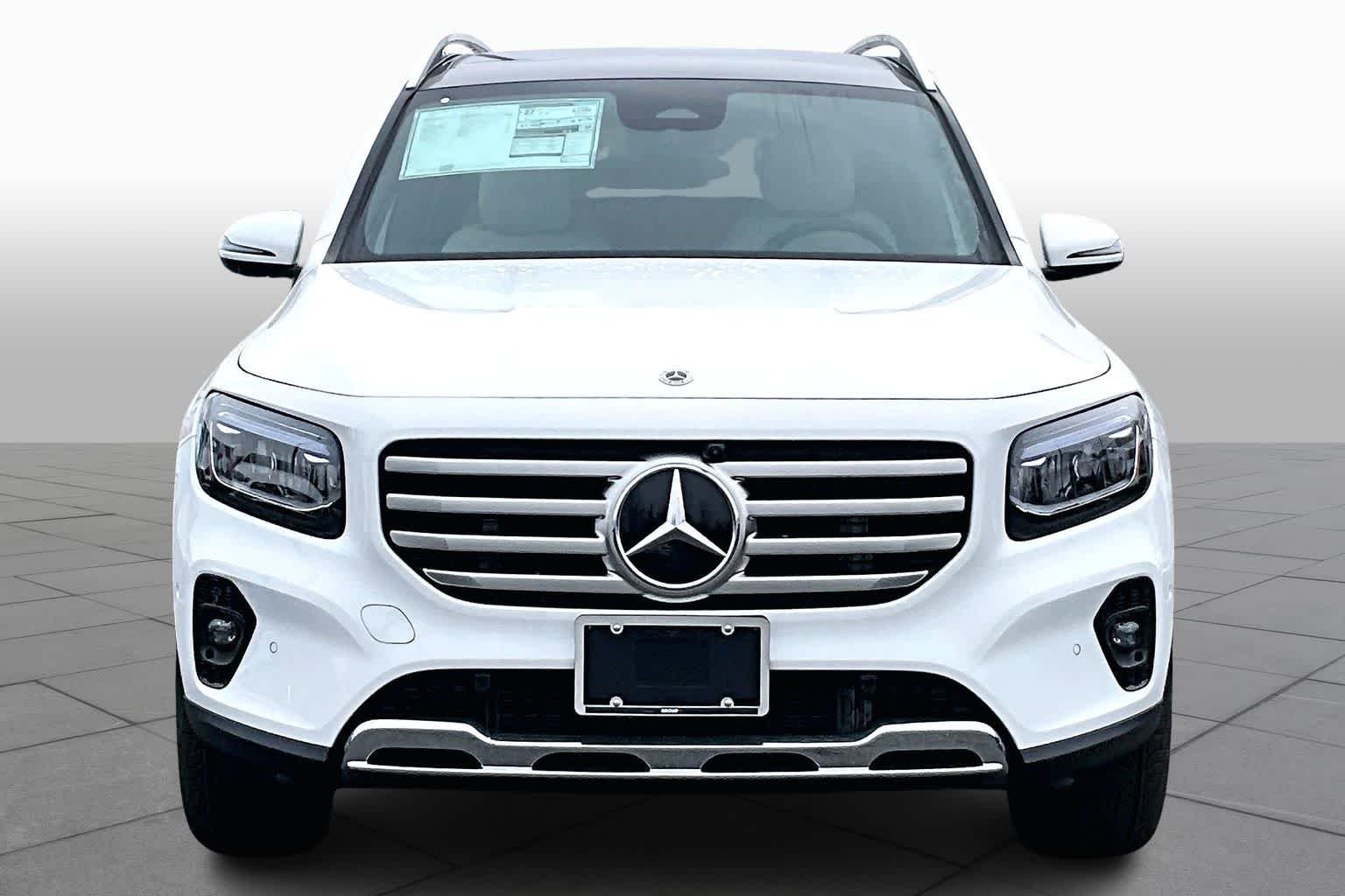 New 2026 Polar White Mercedes-Benz GLB 250 image 3
