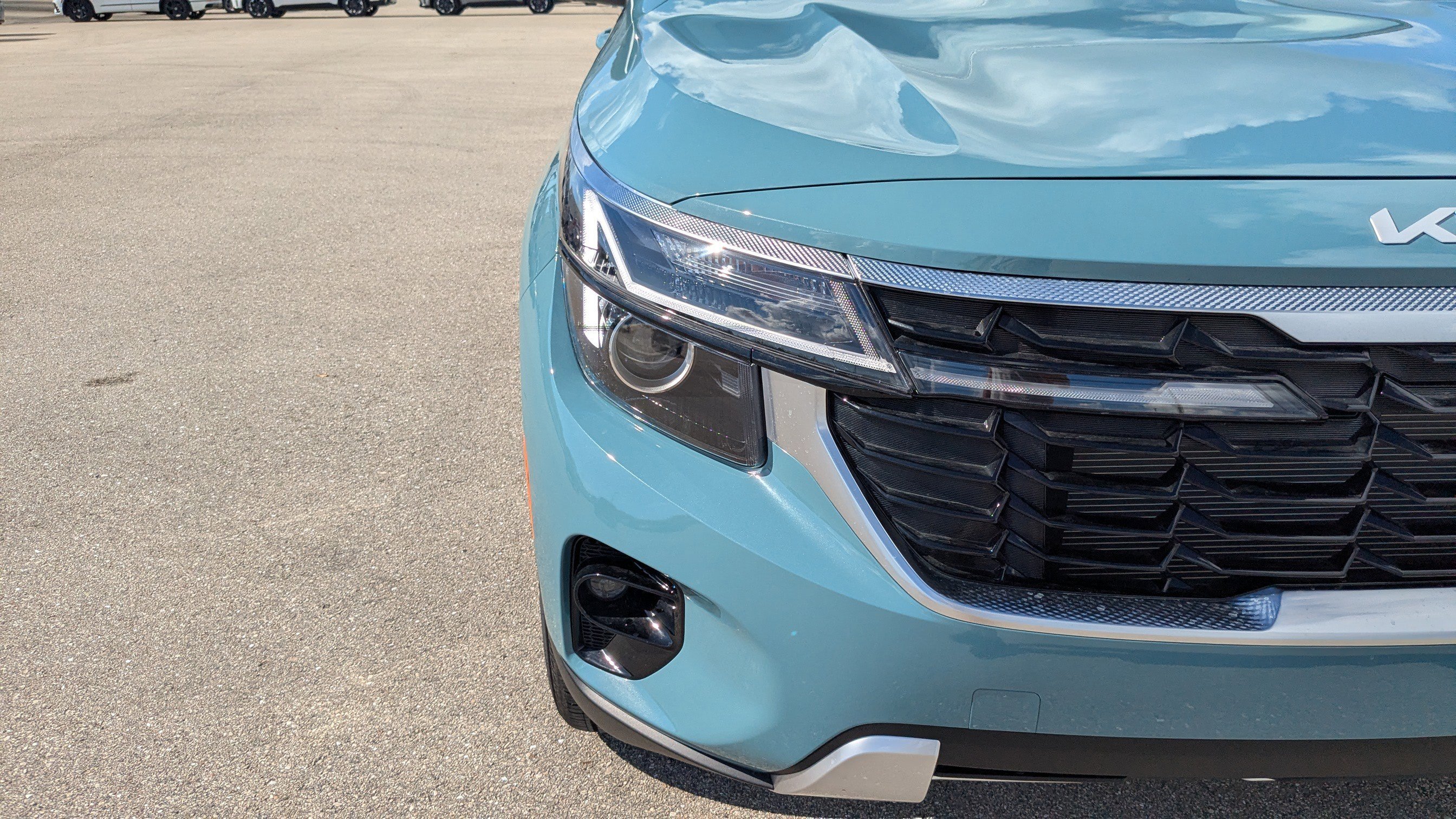 New 2026 Pluton Blue / Black Roof Kia S image 12