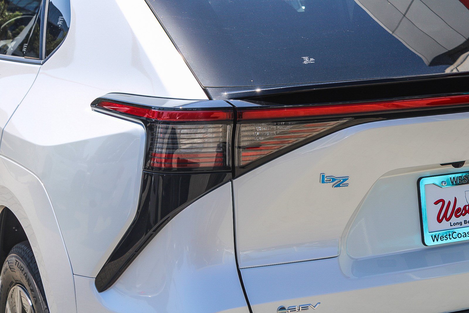New 2026 Wind Chill Pearl <sup>1</sup> Toyota  XLE image 9