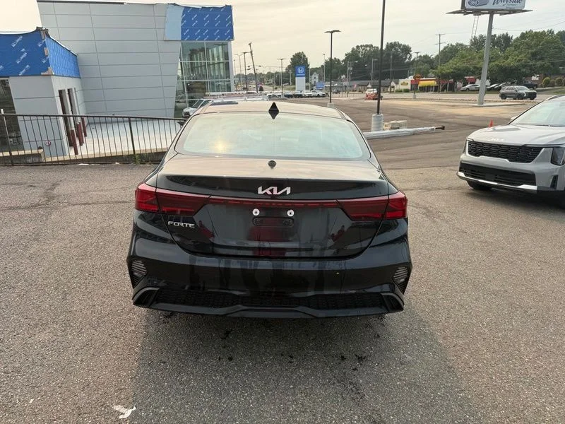 Used 2024 Black Kia LXS image 7