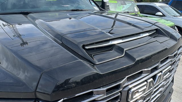 Certified Used 2025 Onyx Black GMC Denali Ultimate image 9