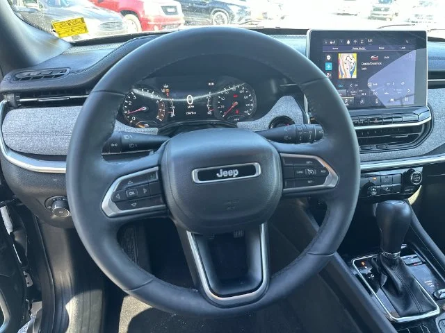 Used 2024 Gray Jeep Latitude Lux image 13