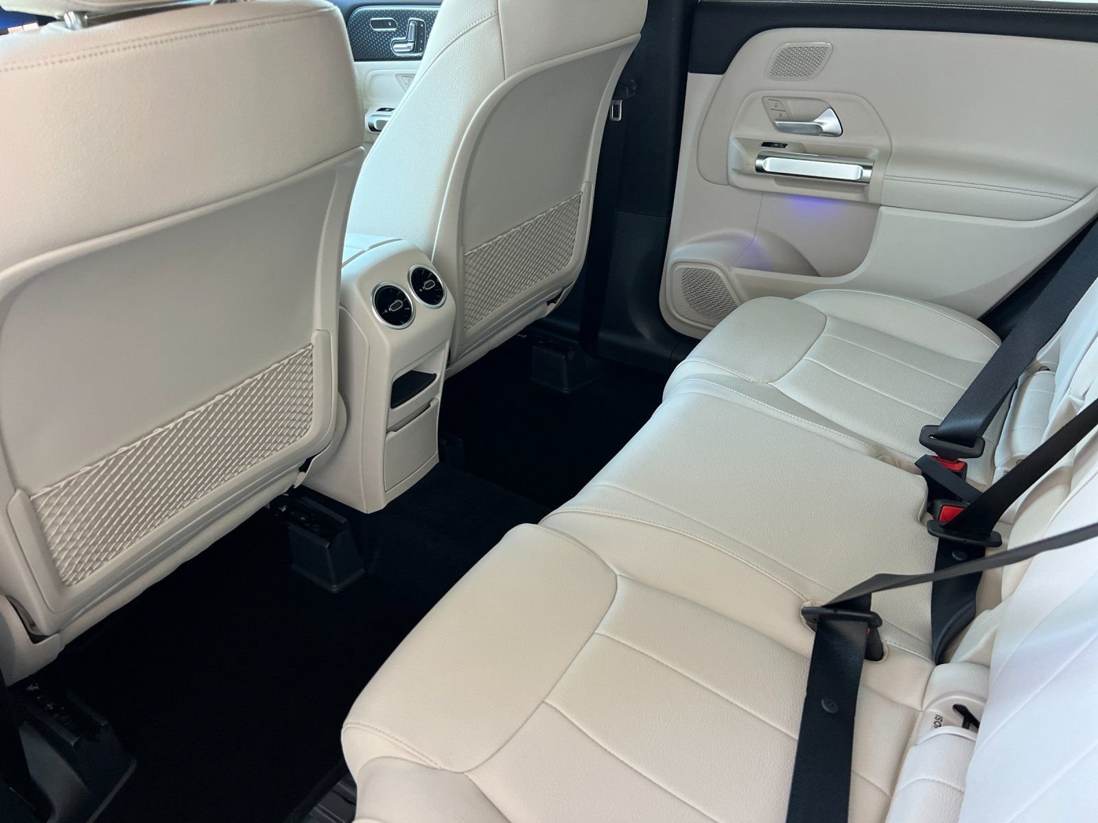 New 2026 Polar White Mercedes-Benz 250 image 4