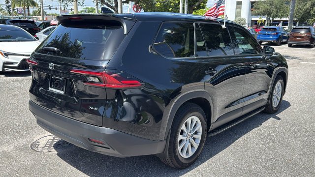 Used 2025 Midnight Black Metallic Toyota XLE image 9