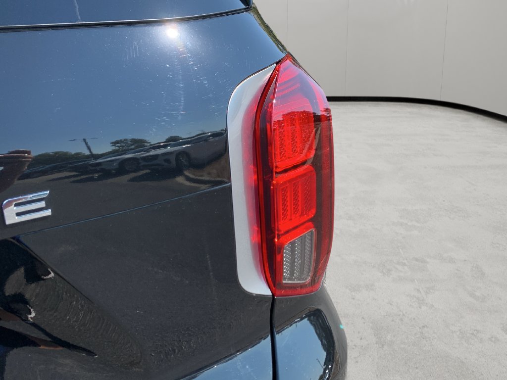 Used 2024 Abyss Black Pearl Hyundai Limited image 13