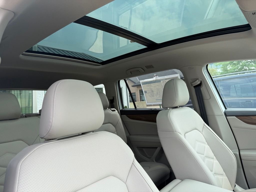 New 2026 Opal White Pearl Volkswagen 2.0T SE W/TECHNOLOGY image 14