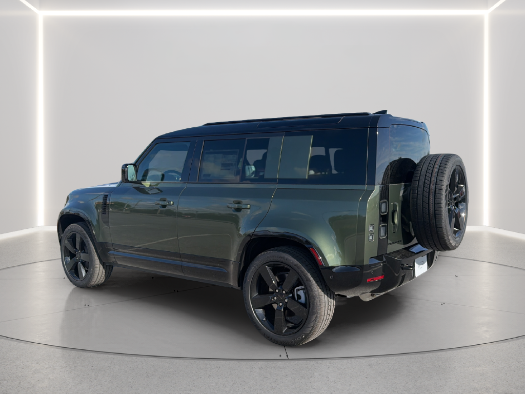 New 2026 Woolstone Green Land Rover X-Dynamic SE image 14
