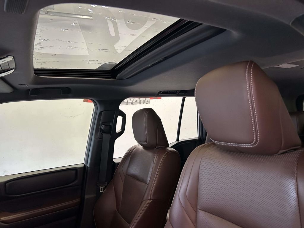 Used 2025  Toyota Premium image 14