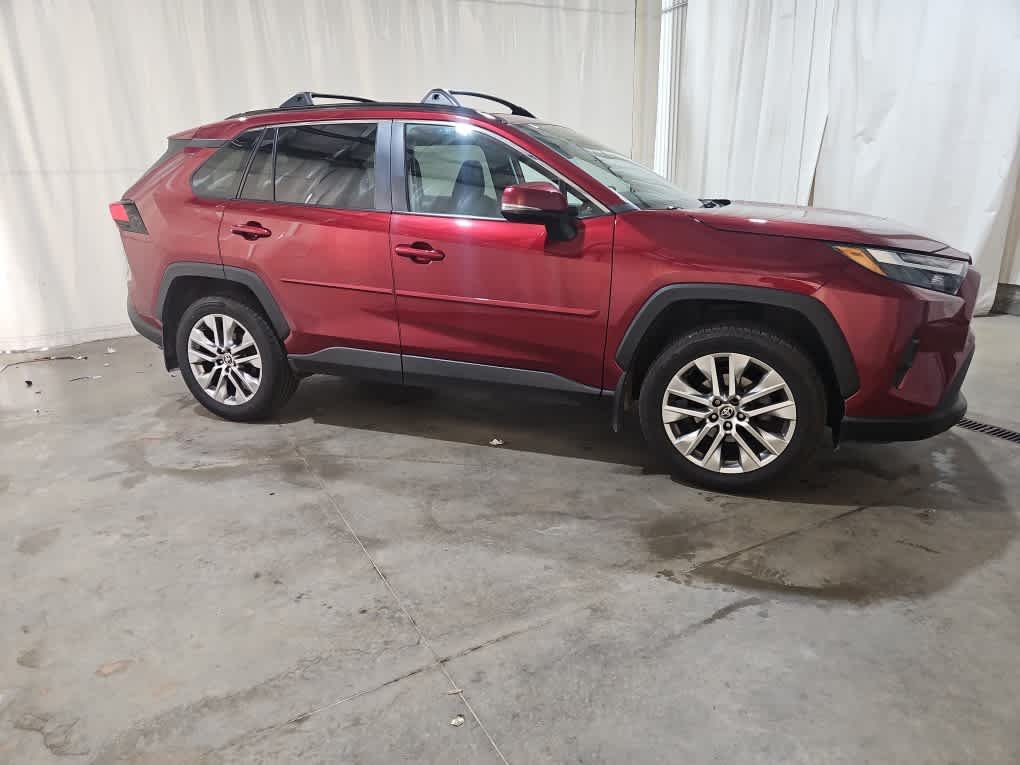Used 2024 Ruby Flare Pearl Toyota XLE Premium image 4