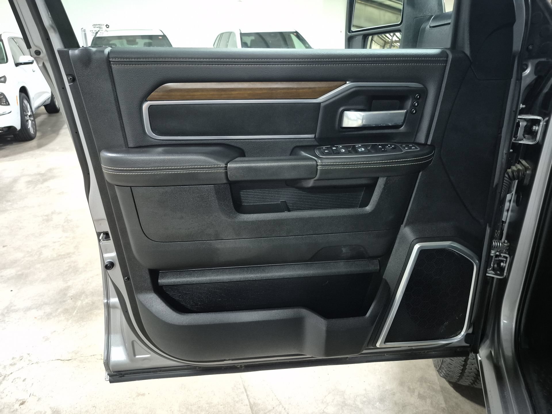Used 2024 Billet Silver Metallic Clearcoat Ram Laramie image 21