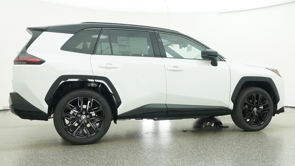 New 2026 Wind Chill Pearl with Midnight Black Metallic roof Toyota XSE image 15