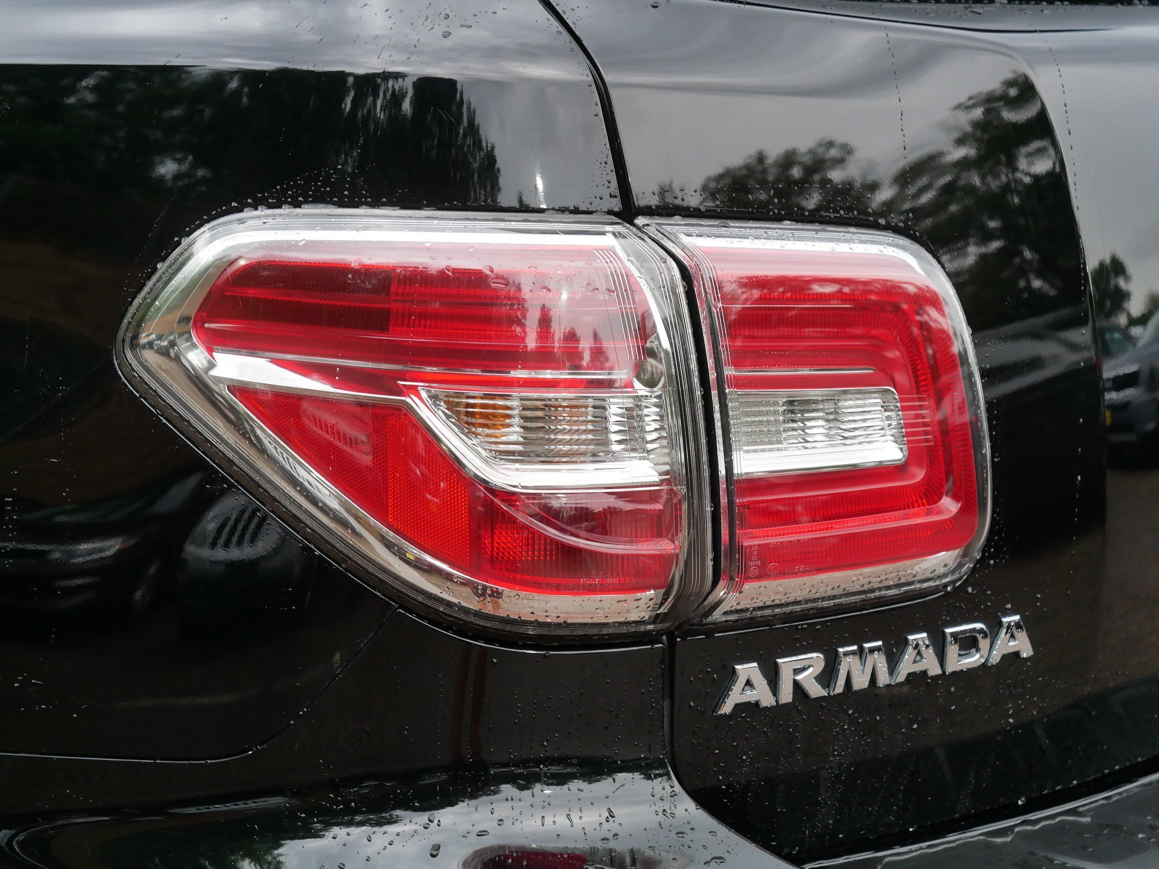 Used 2019 Super Black Nissan SL image 17