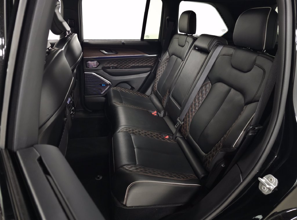 Used 2022 Black Jeep Summit image 41