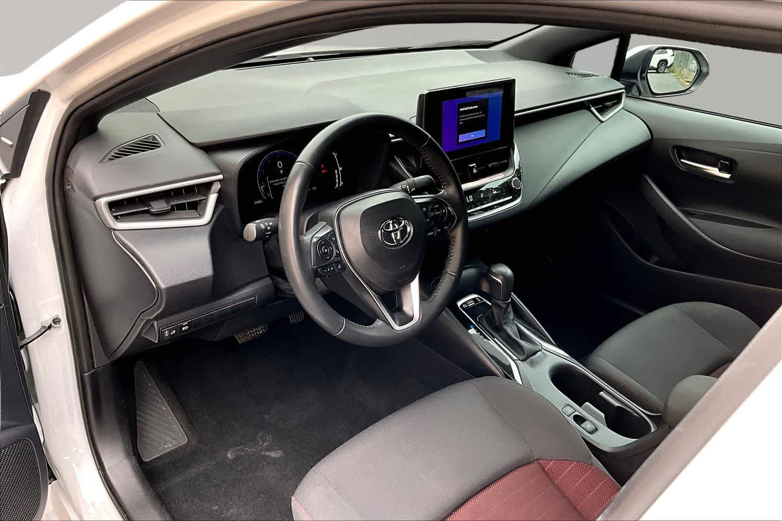 Used 2026 Ice Cap Toyota SE image 17