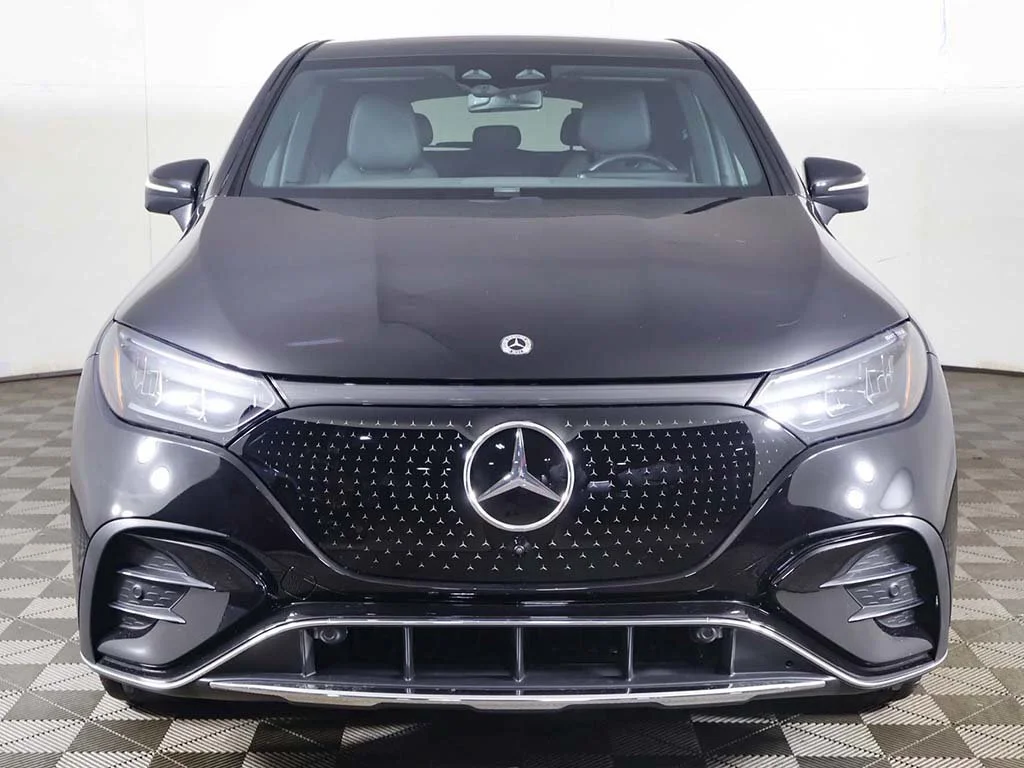Used 2023 Black Mercedes-Benz 500 SUV image 13